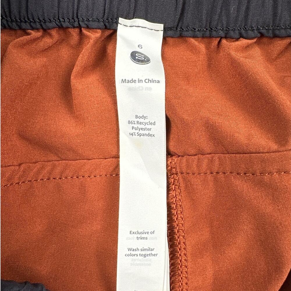 Stori - Challenge Run Shorts In Rust & Black - image 2